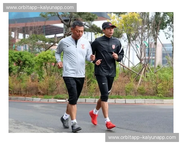 绿茵逐梦，荣耀之战：长春亚泰与天津权健的宿命对决